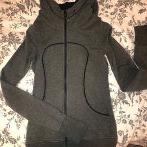 Lululemon sweatshirt